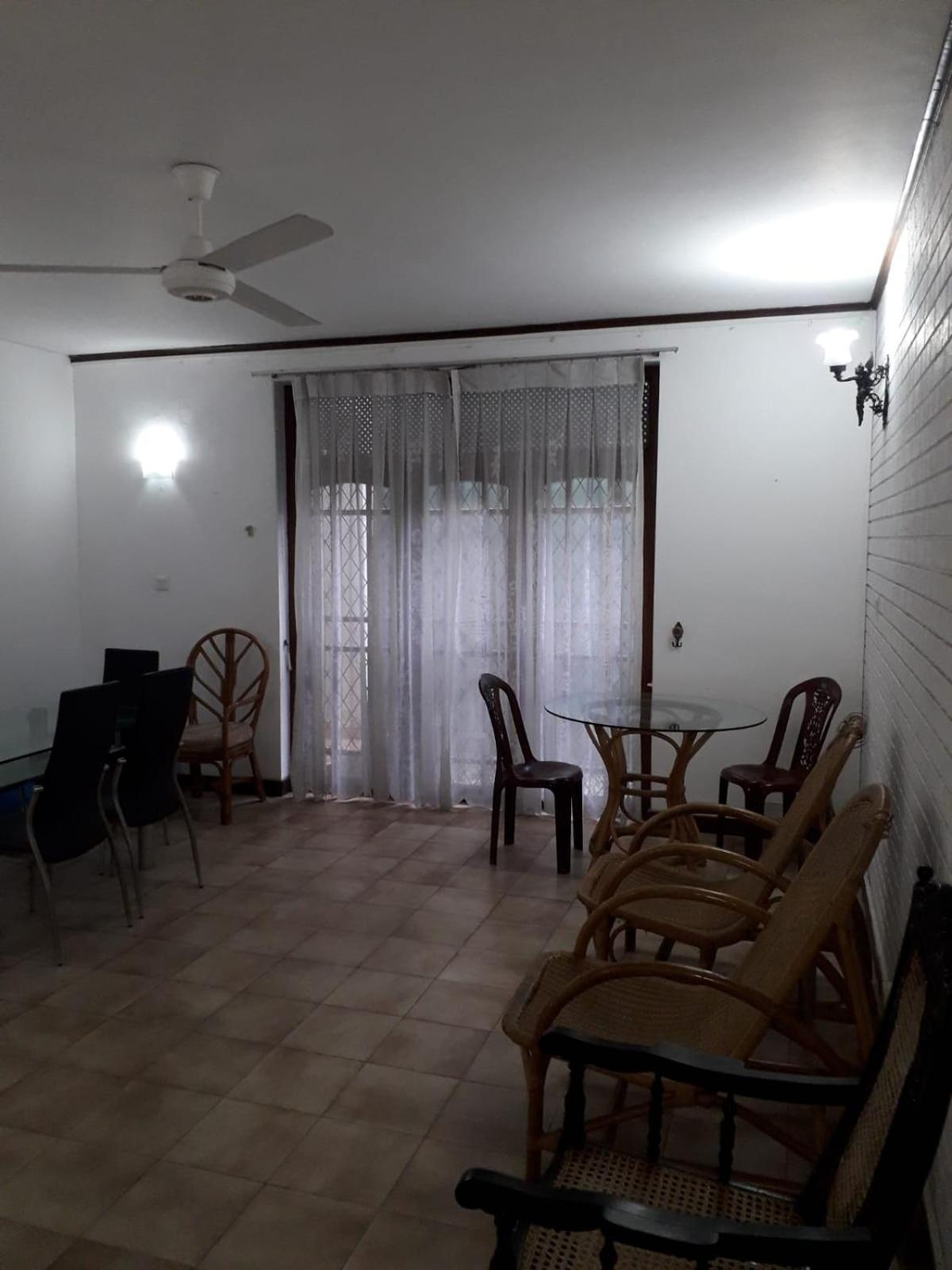 Ceylon Travel And Stay Lodge Battaramulla Exteriör bild