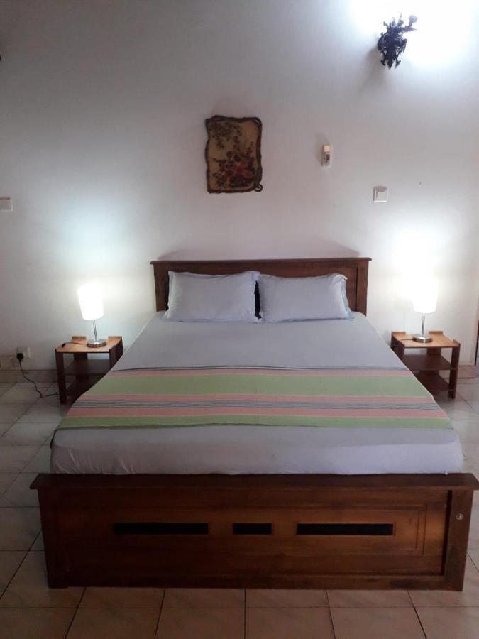 Ceylon Travel And Stay Lodge Battaramulla Exteriör bild