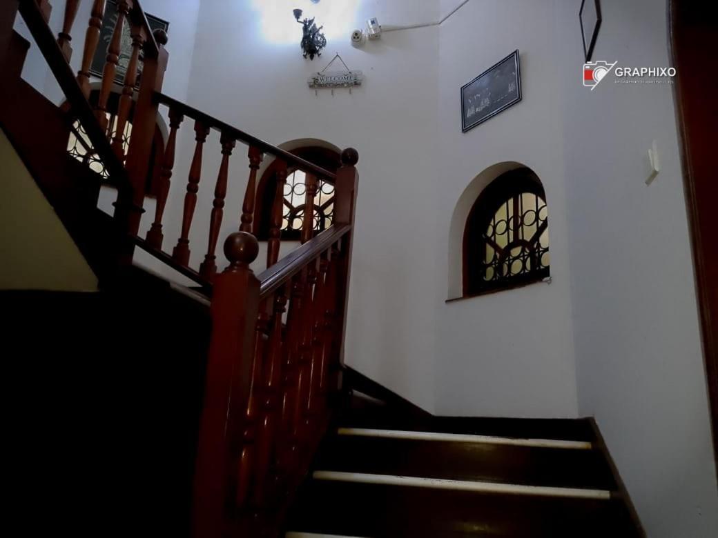 Ceylon Travel And Stay Lodge Battaramulla Exteriör bild