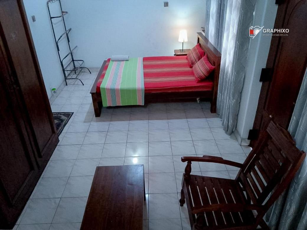 Ceylon Travel And Stay Lodge Battaramulla Exteriör bild