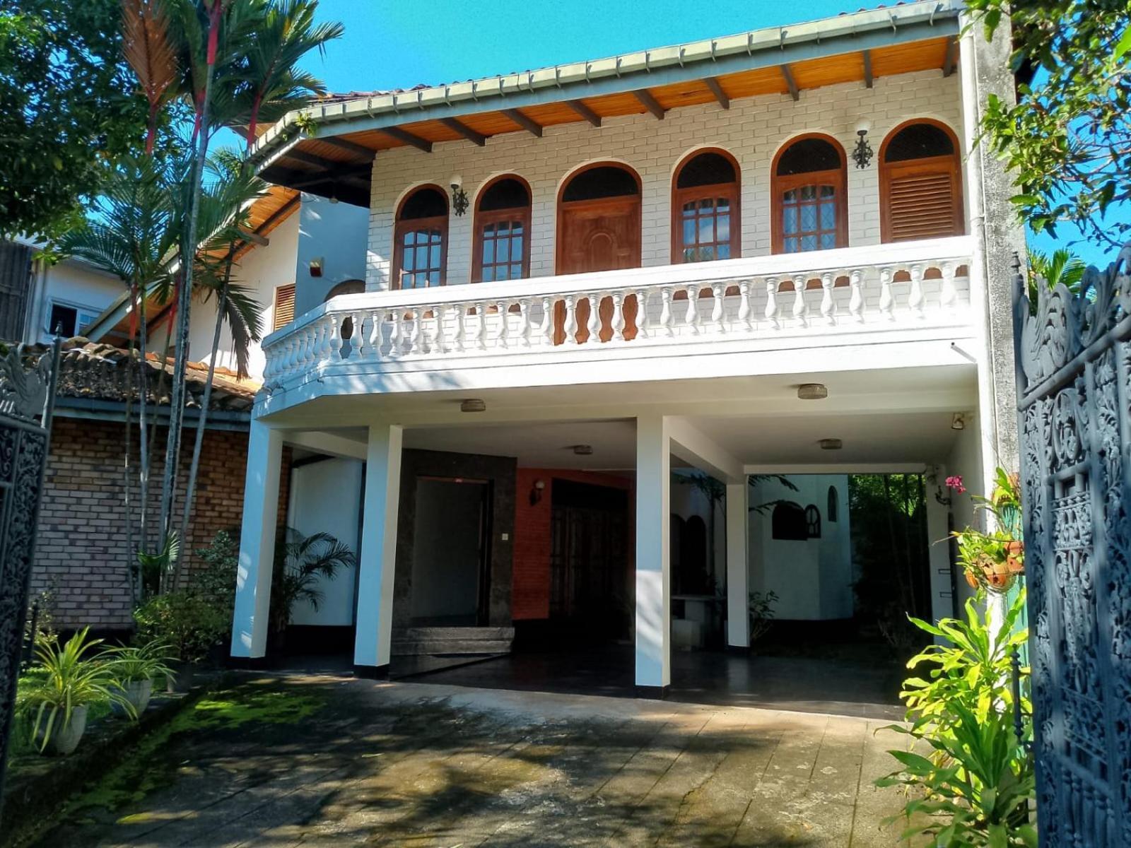 Ceylon Travel And Stay Lodge Battaramulla Exteriör bild